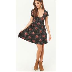 Brand New Forever21 Floral V-Neck Mini Skater Dress Size M Casual V-neck Dress For Night Out, Casual Black Mini Dress With Surplice Neckline, Forever 21 Black V-neck Dress, Forever 21 V-neck Mini Dress For Date Night, Forever 21 Flirty V-neck Dress, Flirty V-neck Dress By Forever 21, Fitted Casual V-neck Dress For Date Night, Forever 21 Floral Print V-neck Dress, Casual Mini Length V-neck Dress For Night Out