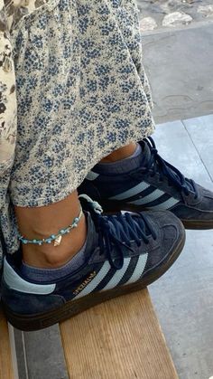 Skandinavian Fashion, Adidas Vintage, Looks Street Style, Barefoot Shoes