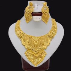 Elegant Jewelry Set for Women - Wnkrs Gold Bridal Necklace, Wedding Party Gifts, Gold Jewelry Sets, Gold Bride Jewelry, Luxury Necklace, Bridal Gold Jewellery Designs, Bridal Jewellery Indian, Gold Necklace Designs, Bridal Gold Jewellery