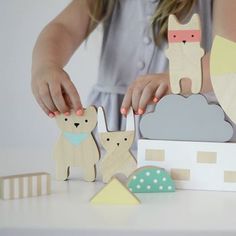 Ta.Ta. Unconventional Design For Kids Simple Animals, Simple Paint, Ta Ta, Diy Bebe, Simple Toys, Toys Kids, Kids Wood, Wooden Animals