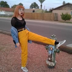 P I N T E R E S T ✖ jordynisabellag Moda Grunge, Goth Outfit, Yellow Jeans, Yellow Pants, K Fashion, Instagram Outfits