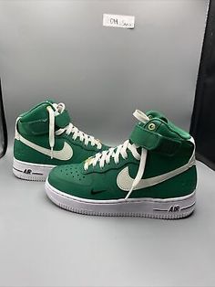 ad eBay - Elevate your sneaker game with these Nike Air Force 1 High SE 40th Anniversary Malachite 2022 shoes. Featuring a high-top design and a stylish malachite green color, these shoes are perfect for women who want to look fashionable while staying comfortable. The shoes are made of high-quality materials, ensuring durability and longevity. These Nike Air Force 1 shoes come in size 6.5 and are perfect for athletic women who want to stay on top of their game. The shoes have a stylish… Air Force 1 High Top, Green Nike Shoes, 2022 Shoes, Air Force 1 High Tops, Air Force Women, Air Force 1 Shoes, Malachite Green, Nike Air Force 1 High, Athletic Shoes Nike