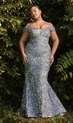 Showcase the curves in this plus-size sequin prom dress and know you look good. Fully-sequined from the deep v-neckline to the floor, this sexy plus-size mermaid dress is a dazzling choice for prom, galas, and other black-tie events. The plus-size evening gown has banded sleeves that drape over the upper arms for a look of romance, while sheer side insets provide a downright sexy look with every turn. Surprisingly under $200, this off-the-shoulder plus-size sequin prom dress is ready for a red-c Sequin Mermaid Dress, Cinderella Divine, Sequin Formal Dress, Embroidered Bodice, Cinderella Dresses, Sequin Gown, Plus Size Fits, Full Length Dress, Mermaid Gown