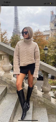 Preppy Sweater Outfits, Australian Winter Fashion, Cute Sweater Outfits, Ireland Fashion, Skirt Outfits Fall, California Outfits, Sweater Outfit, Elegante Casual, Paris Outfits