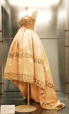 Balenciaga gown Makeup History, Museum In Paris, Fashion Museum, 1960 Dress