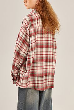 Classic Comfort With A Vintage Twist This vintage oversized plaid flannel shirt is crafted from lightweight and breathable polyester, offering a comfortable wear throughout the day. The classic red and green plaid pattern combined with a relaxed fit exudes a strong retro vibe. The large pockets add both practicality and a laid-back American style. Versatile and easy to style. Style #: WWAJ198 Loungewear Summer, Tank Top Skirt, Casual Activewear, Silk Knit, Fall Coat, Shearling Coat, Plaid Flannel Shirt, Plaid Design, Sweaters Knitwear