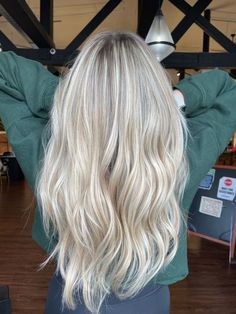 Blonde Highlights Silver, Bright Blonde Balayage With Dimension, Hot Girlfriend Haircut Blond, Full Highlights On Blonde Hair, Blonde Hair Color Ideas Icy, Full Blond Highlights, Bright Blonde Hair With Highlights, Full Head Of Highlights On Blonde Hair, Full Foils Blonde