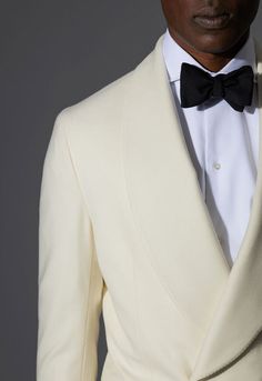 Meticulously crafted and expertly tailored for a slim silhouette, this white double-breasted dinner jacket with shawl lapels makes a bold statement for the season. Double BreastedSatin LapelBesom PocketsFlap PocketsSide VentsChest Welt PocketFully LinedDinner JacketMade in Italy Dinner Jacket, Tuxedo Pants, Mens Formal Wear, Tuxedo Dress, Cashmere Shawl, Outerwear Vest, Polo Sweater, Suit Vest, Lacing Sneakers