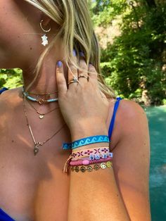 Beachy Girl, Beachy Bracelets, Surf Jewelry, Beachy Jewelry, Preppy Jewelry, Summer Bracelets, Stacked Jewelry, String Bracelet, Summer Pictures