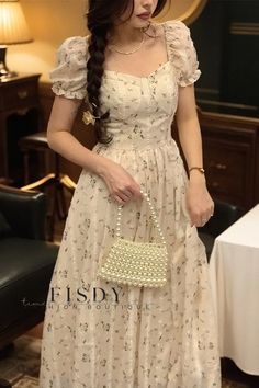 Fisdy - Atemporal vestido floral de inspiración vintage con corte en A y cintura alta Casual One Piece, Dresses For Women Short, Midi Dresses For Women, Cottagecore Dress, Vintage Floral Dress, Elegant Casual, Dress Images, Vestidos Vintage, Fairy Dress