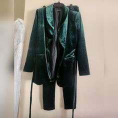 Inc International Concepts Set Velvet Blazer Sz M & Pants Sz L Hunter Green Nwot Emerald Green Velvet Suits, Velvet Blazer, M Pants, Suit Jackets, Hunter Green, Inc International Concepts, Blazer Suit, Suit Jacket, Jackets & Coats