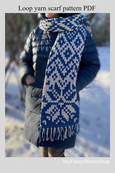 Loop yarn white and blue Scandinavian scarf knitting pattern Blanket Yarn Scarf, Knit Scarf Patterns Free, Loop Yarn Patterns, Finger Knit Scarf, Winter Scarf Pattern, Crochet Colorwork, Types Of Knitting Stitches, Knit Scarf Patterns, Loopy Yarn