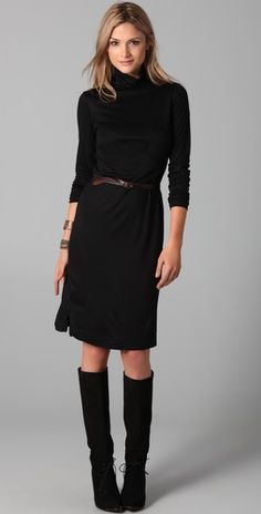 great sweater dress Black Dresses With Boots, Black Dress Winter, Look Hippie Chic, Turtleneck Dress, Black Turtleneck, Black Dresses Casual, Turtle Neck Dress, Club Monaco