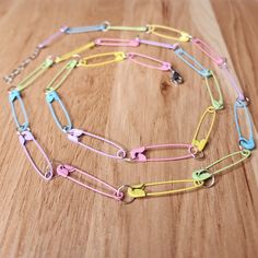 Punk Rock Colorful Safety Pins Waist Chain Handmade By Me Adjustable Up To 37" Can Also Be Worn As A Necklace New Kawaii Punk Pastel Goth Grunge Safety Pin Chain, Pastel Grunge Fashion, Pastel Punk Outfits, Pink Punk Aesthetic, Punk Pastel, Kawaii Punk, Punk Diy, Pink Punk, Pastel Punk