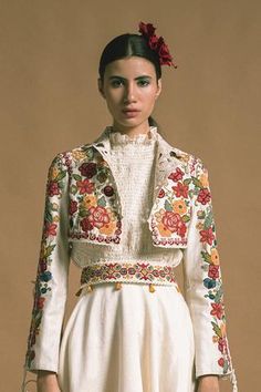 Shop for Chandrima White Chanderi Cropped Bolero Jacket for Women Online at Aza Fashions Embroidered Jackets For Women, Embroidered Jacket Outfit, Wedding Bolero Jacket, Ramadan Outfit, Boho Attire, Coat Embroidery, Matador Costume, Cord Embroidery, Off White Jacket