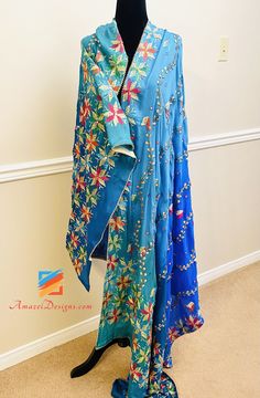 4D Blue Shades Gotta Patti Mirror Phulkari.

 Entdecken Sie mehr SAMTSCHAL , DUPATTA , PHULKARI



 📦 Unübertroffener KOSTENLOSER weltweiter Versand von Kanada in die USA, nach Europa, Australien, Neuseeland, Norwegen, Belgien, Dänemark, Spanien, Italien, Frankreich und überall sonst.

 ⭐️⭐️⭐️⭐️⭐️ 5-Sterne-Kundenbewertungen

 Deepika, USA ⭐️⭐️⭐️⭐️⭐️

 Danke danke danke!! Wenn ich mich in die Bilder verliebt habe, dann bin ich absolut sprachlos, nachdem ich diese Armreifen persönlich gesehen ha Blue Saree With Dori Work, Blue Designer Sets With Handwork, Blue Traditional Wear With Mirror Work, Blue Meenakari Dupatta For Festive Occasions, Blue Traditional Wear With Dabka Work For Festivals, Blue Bollywood Saree With Dabka Work, Festive Blue Salwar Kameez With Handwork, Traditional Blue Sets With Mirror Work, Designer Blue Saree With Dabka Work