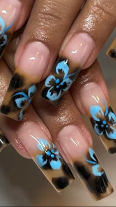 Business Nails Classy, Early 2000s Nail Designs, Y2k Nails Flowers, 2000s Hibiscus Nails, 90s Flower Nail Art, Y2k Floral Nails, 2000s Nails Acrylic Flower