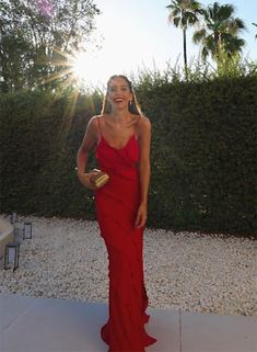 Red Dress Outfit Wedding, Engagement Party Outfit Guest, Red Wedding Guest Dresses, Sum Dresses, Ruffles Dresses, Engagement Party Outfit, Fiesta Dress, Dress Code Wedding, Red Dress Women