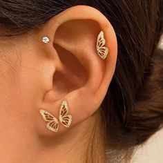 [NOTE]: Sold as a pair, one pair includes one half left wing and one half right wing of the butterfly.[MATERIAL]: 18K gold plated on yellow brass, post is S925 sterling silver and it’s hypoallergenic. Half Butterfly, Sparkly Butterfly, Pretty Ear Piercings, Clean Sterling Silver, Butterfly Earrings Gold, Butterfly Wing Earrings, Insect Jewelry, Piercing Ideas, Butterfly Earrings Stud