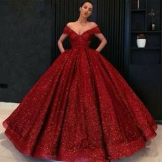 Used Once Has No Rips, Tears, Or Stains Elegant Red Christmas Gown, Red Gown For Christmas Formal Occasion, Red Evening Gown For Christmas, Red Christmas Evening Gown, Red Ball Gown For Red Carpet, Red Ball Gown For Gala, Glamorous Red Ball Gown, Red Ball Gown Dresses For Red Carpet, Red Ball Gown For Holiday