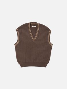 Preppy V-neck sweater vest made in organic cotton mid-weight knit with a wide rib effect. Framed with striped 1x1 rib cuffs. Jeans Preppy, Olive Shorts, The Frye Company, Knitted Vest, Knitwear Dress, Club Shirts, Nudie Jeans, Dress Socks, Knit Sweatshirt