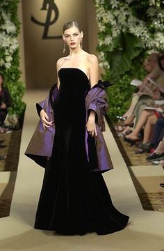 Vintage Catwalk, Ysl Style, Yves Saint Laurent Dress, Saint Laurent Dress, Runway Outfits, Velvet Fashion