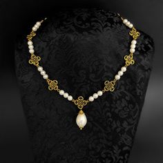 "Italian Renaissance Necklace inspired on a portrait of Costanza da Sommaia, painted by Bronzino around 1540. The most beautiful and elegant Italian Reenactment Necklace. Perfect necklace for a date, for your historical costume, historical party, o renaissance and medieval event, renaissance faire... historical necklace, reenactment necklace, reenactment jewelry, teardrop pendant, renaissance necklace, romantic necklace, 16th century, old gold necklace, Italian Renaissance, four leaf clovers, an 1500s Jewelry, Medevil Jewelry, Historical Necklace, 16th Century Jewelry, Historic Jewelry, Italian Jewelry Designers, Medieval Necklace, Medieval Accessories, Romantic Necklace