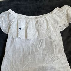 Abercrombie And Fitch Eyelet Blouse New With Tags, Size Small Summer Tops With Lace Trim For Daywear, Summer Lace Trim Tops For Daywear, Eyelet Blouse, Abercrombie And Fitch, Abercrombie & Fitch, Off Shoulder Blouse, Abercrombie Fitch, Off Shoulder, Color White