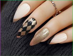 Indulge in luxury with our Glamorous Black and Gold Argyle Press-On Nails! These handcrafted nails feature a sophisticated argyle pattern in timeless black and shimmering gold, adding instant glamour to any look. You will receive a full set of 10 nails in your size along with a complimentary gift of a nail file, cuticle stick, alcohol wipes, and nail glue. If you prefer tape tabs instead of glue, just let us know. I am more than happy to personalize your order, so please reach out to me to discu Black Gold White Nails, Art Deco Nail Art, Black Christmas Nails, Foil Nail Designs, Argyle Nails, Black Gold Nails, Checkered Nails, Art Deco Nails, Abstract Nail Art