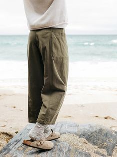 Cotton Pants Outfit, Outdoorsy Style, Birkenstock Style, Adventure Essentials, Earthy Style, Balloon Pants, Herringbone Fabric, Heart Fashion, Fleece Dress