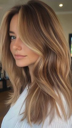 Check out 25 gorgeous must-try blonde hair colors for a stunning fall look. 🍁✨ #FallHairColors #BlondeHairTrends #AutumnBlonde #BlondeInspo #SeasonalHair #ChicBlondeStyles #WarmBlondeShades #HairColorIdeas #FallBeauty #BlondeTransformation Yanky Twist, Hairstyles Ladies, Fall Blonde Hair Color, Ladies Hairstyles, Warm Blonde Hair, Summer Blonde Hair, Dark Blonde Hair Color, Golden Blonde Hair, Braids Styles