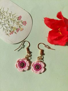 Small pair of handmade micro-crochet earrings. Micro Crochet Earrings, Earring Model, Pink Flower Earrings, Micro Crochet, Crochet Macrame, Classic Elegant, Crochet Flower, Pink Flower, Color Style