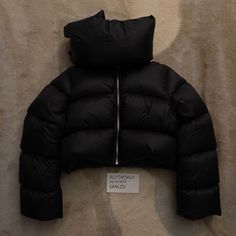 No Flaws From F/W 18 Surprisingly Light Jacket, But Very Voluminous Extended Sleeves Xs-S Feel Free To Send Offers Or Ask Questions :) Rick Owens Jacket, Cropped Puffer Jacket, Light Jacket, Rick Owens, Puffer Jacket, Mens Jackets, Puffer, Jackets & Coats, Feel Free