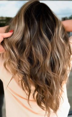 Layered Hair Styling, Blackberry Hair Colour, Layered Hair Ideas, Gold Blonde Hair, Trendy Layered Hairstyles, V Cut Hair, The Right Hairstyles, Chestnut Brown Hair