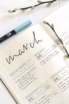 Starting a new weekly spread in your bullet journal and need some cute ideas?! Check out these awesome March spreads for inspiration! Bullet Journal Weekly Spread Ideas, Summer Layout, Weekly Spread Ideas, Journal Guide, Bullet Journal Minimalist, Journal Weekly Spread, Bullet Journal 2020, Bullet Journal Weekly, Bullet Journal Notes