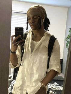 Black Hairstyles Bandana, Bandana With Dreadlocks, Dreads With Bandana Men, Dreads Men Aesthetic, Dread Inspo Men, Loc Bandana Styles, Bandana Locs Hairstyles, Earthy Dreadheads Men, Cool Loc Hairstyles