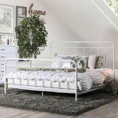 Iria CM7701WH Bed By Furniture Of AmericaBy sofafair.com Transitional Bed, White Queen Bed, Eastern King Bed, Spindle Bed, California King Bedding, Beds And Headboards, Teen Bedding, Beds & Bed Frames, Furniture Of America