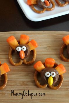 some pretzels are decorated to look like a turkey