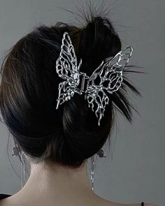 Butterfly Hair Clip, Coron, Jewelry Accessories Ideas, Girly Accessories, Butterfly Hair, Fancy Jewellery, Jewelry Lookbook, Fancy Jewelry, Metallic Hair