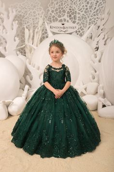 Vestido de niña de flores formal de encaje verde esmeralda | Etsy España Princess Frocks, Green Flower Girl Dresses, Girl Green Dress, Girls Ball Gown, Kids Frocks Design, Gaun Fashion, Kids Dress Patterns, Girls Frock Design, Girl Dress Patterns