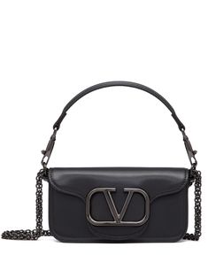 black calf leather maxi VLogo Signature foldover top with magnetic fastening chain-link shoulder strap internal slip pocket Valentino Garavani Bag, Girly Accessories, Trainer Boots, Luggage Accessories, Small Shoulder Bag, Body Style, Stylish Bag, Black Cross Body Bag, Leather Design