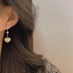 💎 Materials: 14k Gold Electroplated - more durable than regular platings Sterling Silver Earring Posts - Hypoallergenic Synthetic Pearls Pearl Heart Earrings, Pearl Heart, Earring Posts, Silver Earring, Unique Charms, Jewelry Pouch, Jewelry Gift Box, Gold Plated Jewelry, Jewelry Plate