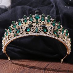 This Dress is fashionable for every occasion. the dress is made-to-order by professional tailors. You can choose from 50 colors, Regular sizes 2 to 16 and plus sizes 14w to 26W. Custom size is also available. Emerald Green Crown For Quince, Quinceanera Themes Dresses, Green Preppy, Green Crown, Quinceanera Dresses Blue