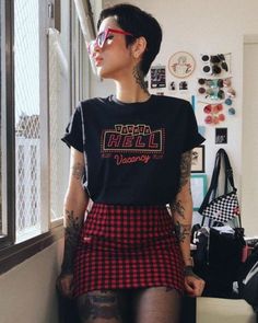 Rocker Punk Outfits, Hyphy Aesthetic, Techno Punk Fashion, Punk Party Outfit, Punk Alternative Style, Black Outfit Aesthetic Summer, Friday The 13th Outfit Ideas, Riot Fest Outfit, Retrocore Outfits