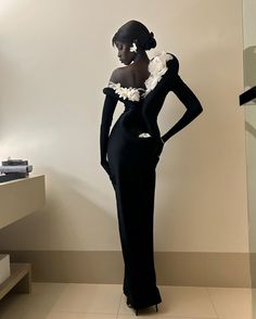 Black Prom Dresses Modest, Prom Dress Dark Skin, Black Met Gala Dress, Met Gala Dresses, Gala Party, Gala Dresses, Glam Dresses