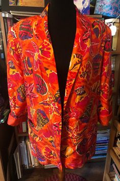 "The one covered button has been pinned back to the jacket, but other than that this lined silk blazer by Carol Horn Workshop is in very good vintage condition with no other flaws. There are built in shoulder pads for the signature wide shouldered 80's silhouette. The jacket is marked as a medium, but is most definitely oversized. I estimate that it will fit up to a modern large depending on the desired fit. As always, please take your measurements or measure a similar garment that fits you well Silk Blazer, Womens Blazers, Oversized Blazer, Cargo Jeans, Jacket Design, Black Nylons, Vintage Silk, Silk Printing, Shoulder Pads