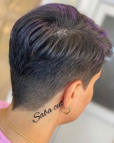 Popular Short Haircuts, Short Spiked Hair, Chic Short Hair, Stylish Short Hair, Short Hair Over 60, Shaved Side Hairstyles, Spiked Hair, Really Short Hair