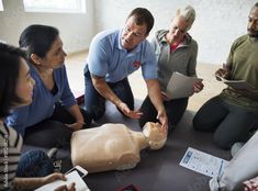 Stock Image: CPR first aid training class Basic First Aid, First Aid Course, Risk Management Strategies, Safety Training, Cooking Lessons