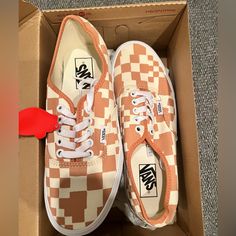 Never Worn Authentic Platform Vans. Vans Sneakers With Rubber Sole, Platform Vans, Vans Pink, Skater Shoes, Women's Vans, Sneakers Women, Vans Authentic, Womens Vans, Vans Shoes