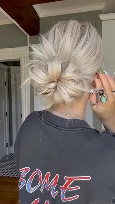 Quick Easy Messy Bun, Low Messy Bun Tutorial, The Perfect Messy Bun, Cute Messy Buns, Easy Messy Bun, Hair Doo, Perfect Messy Bun